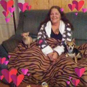 Meet your Posher, Debbie